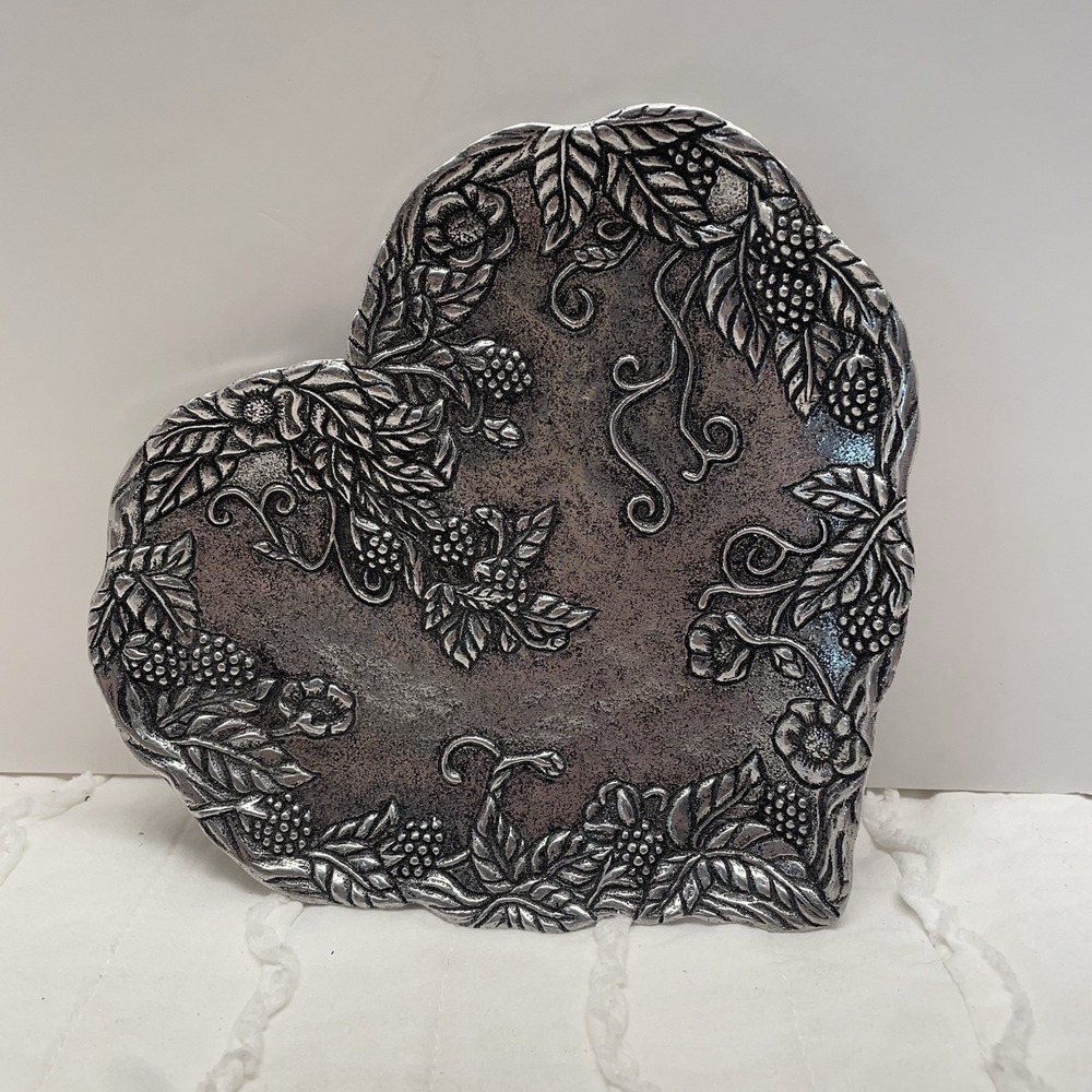 Carson Statesmetal Pewter Heart Plate Berry Vine Design 11x11"